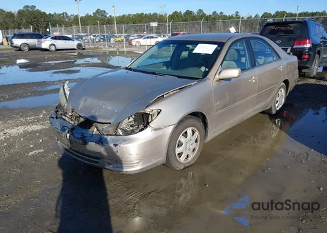 2003 Toyota Camry Le z USA, uszkodzony, nr VIN 4T1BE32K73U137925